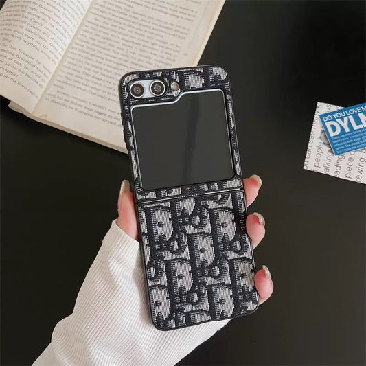 Chic & Sleek – A Fashion Statement for Your Z Flip