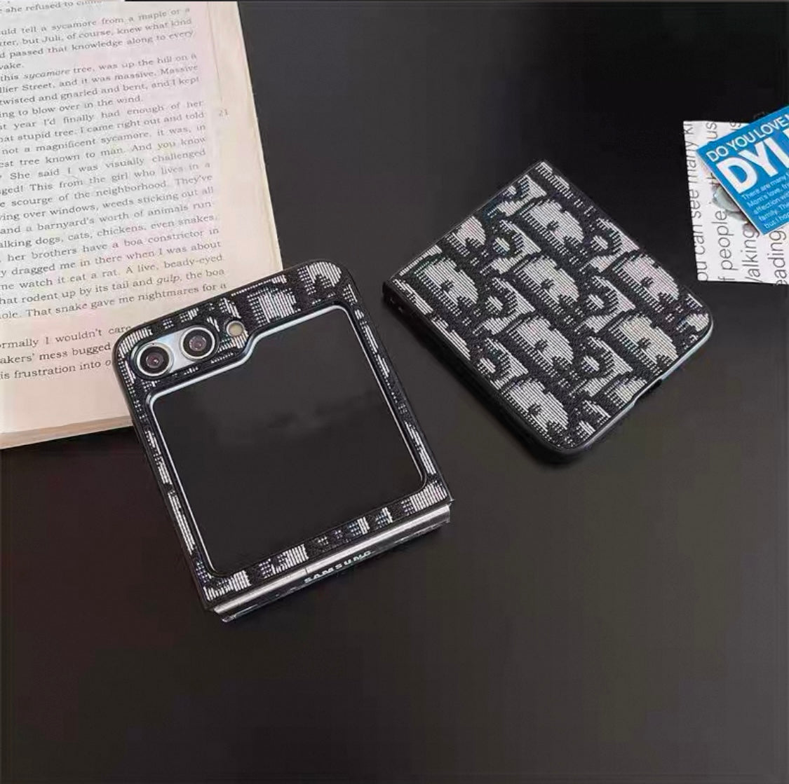 Chic & Sleek – A Fashion Statement for Your Z Flip